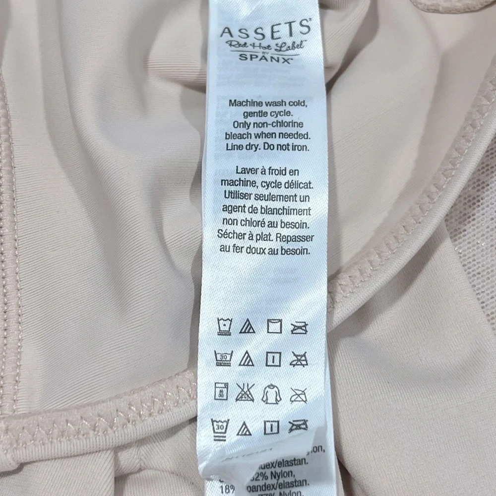 SPANX Assets Luxe & Lean Mid Thigh Shaper Shorts Rose Dust Pink M NWT Style 2524